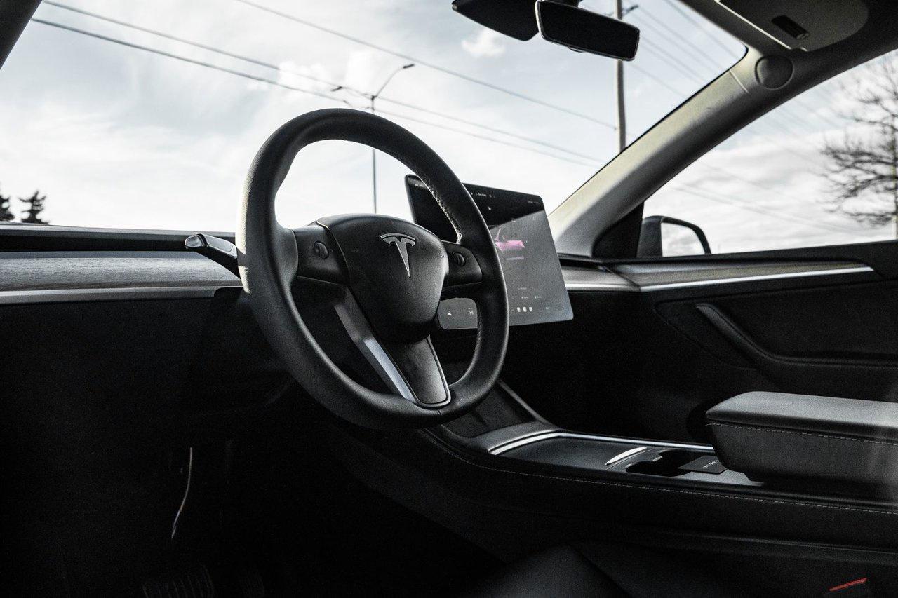 2023 Tesla Model Y LONG RANGE Photo