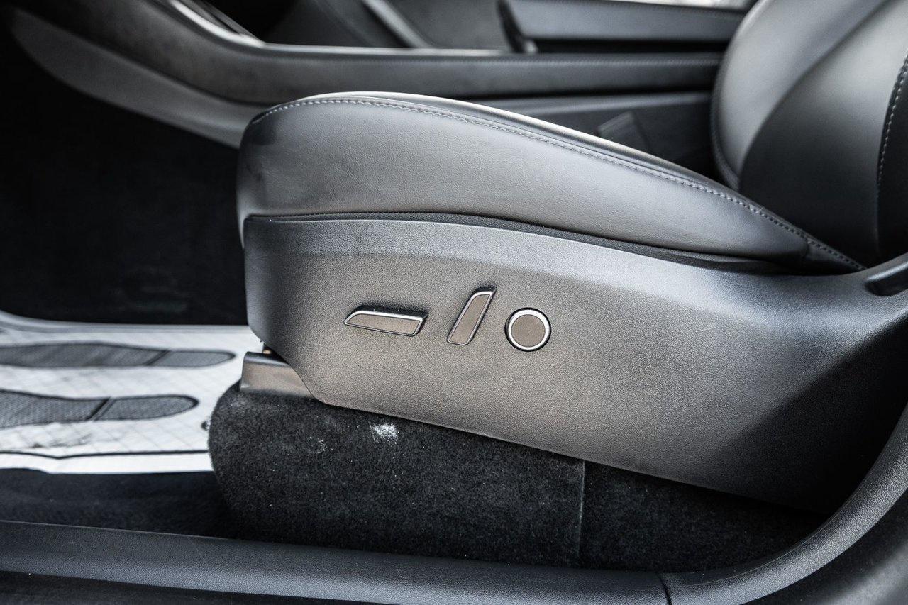 2023 Tesla Model Y LONG RANGE Photo