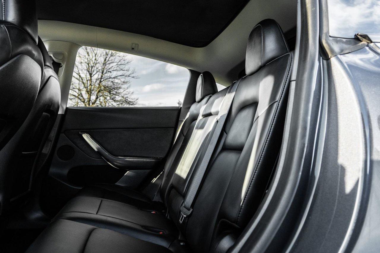 2023 Tesla Model Y LONG RANGE Photo