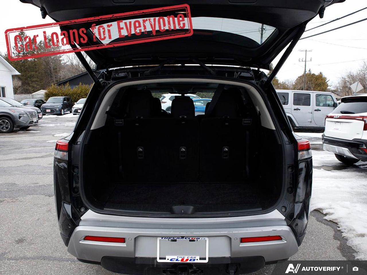 2024 Nissan Pathfinder SV