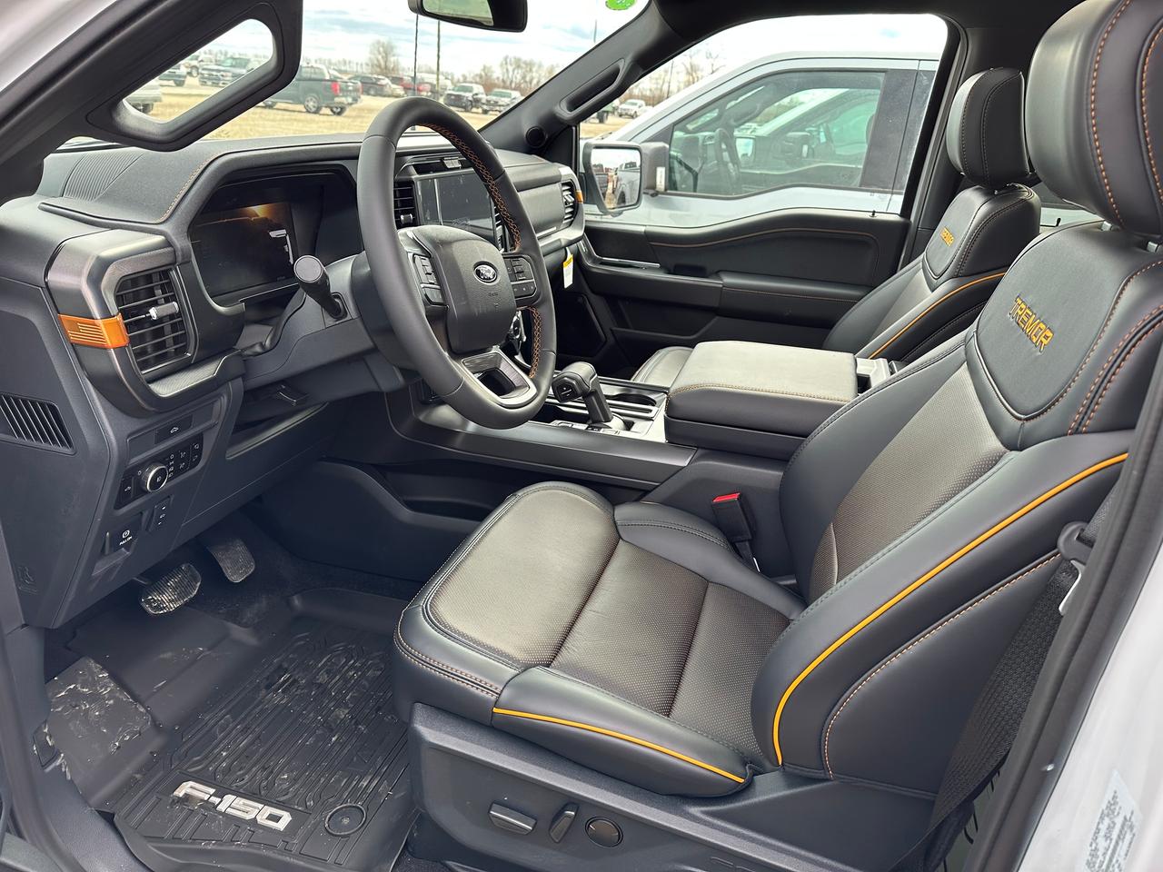 2026 Ford F-150 TREMOR 4WD SuperCrew 5.5' Box 402A Photo5