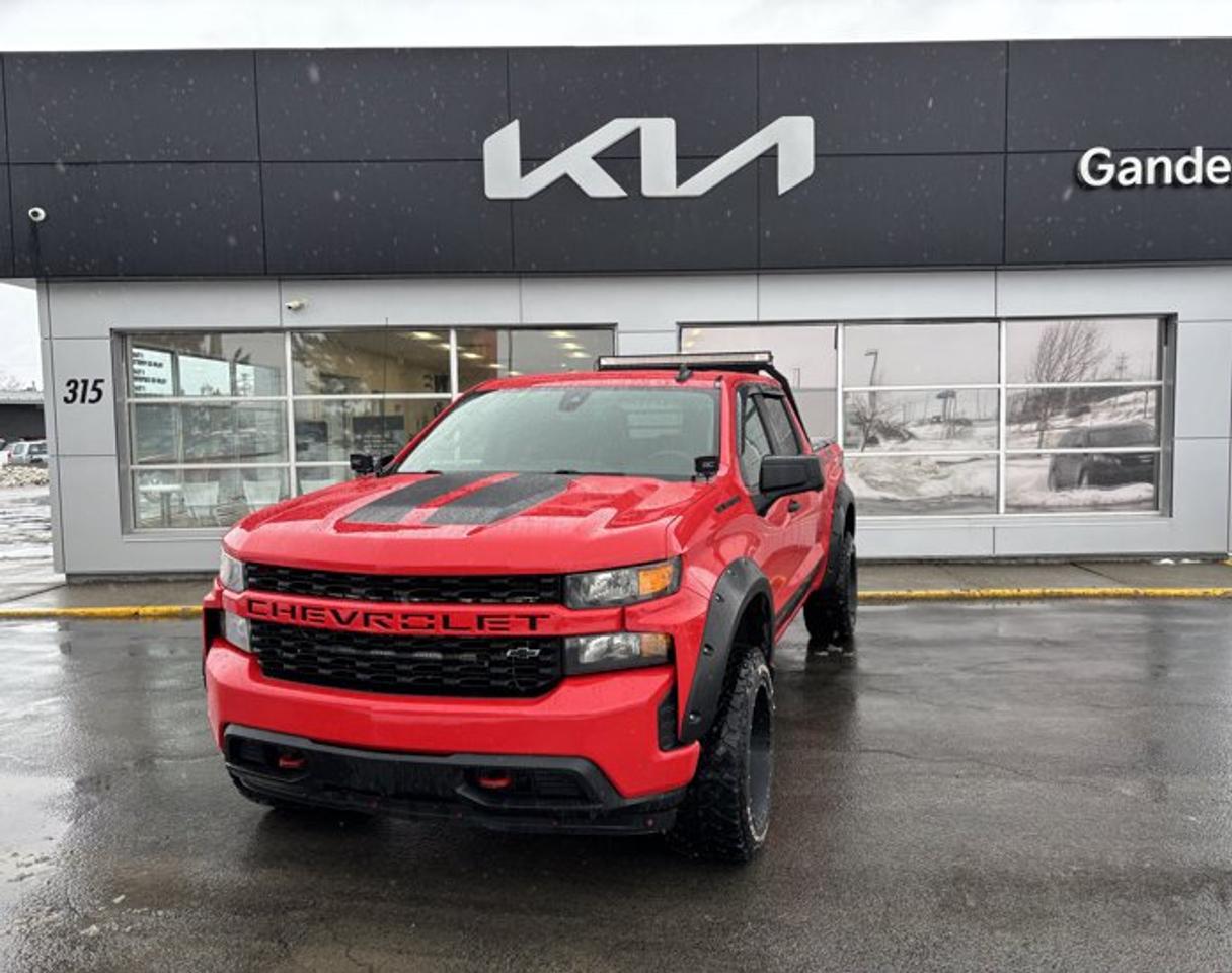 4WD Crew Cab 147 Custom, 8-Speed Automatic, Turbocharged Gas I4 2.7L/166