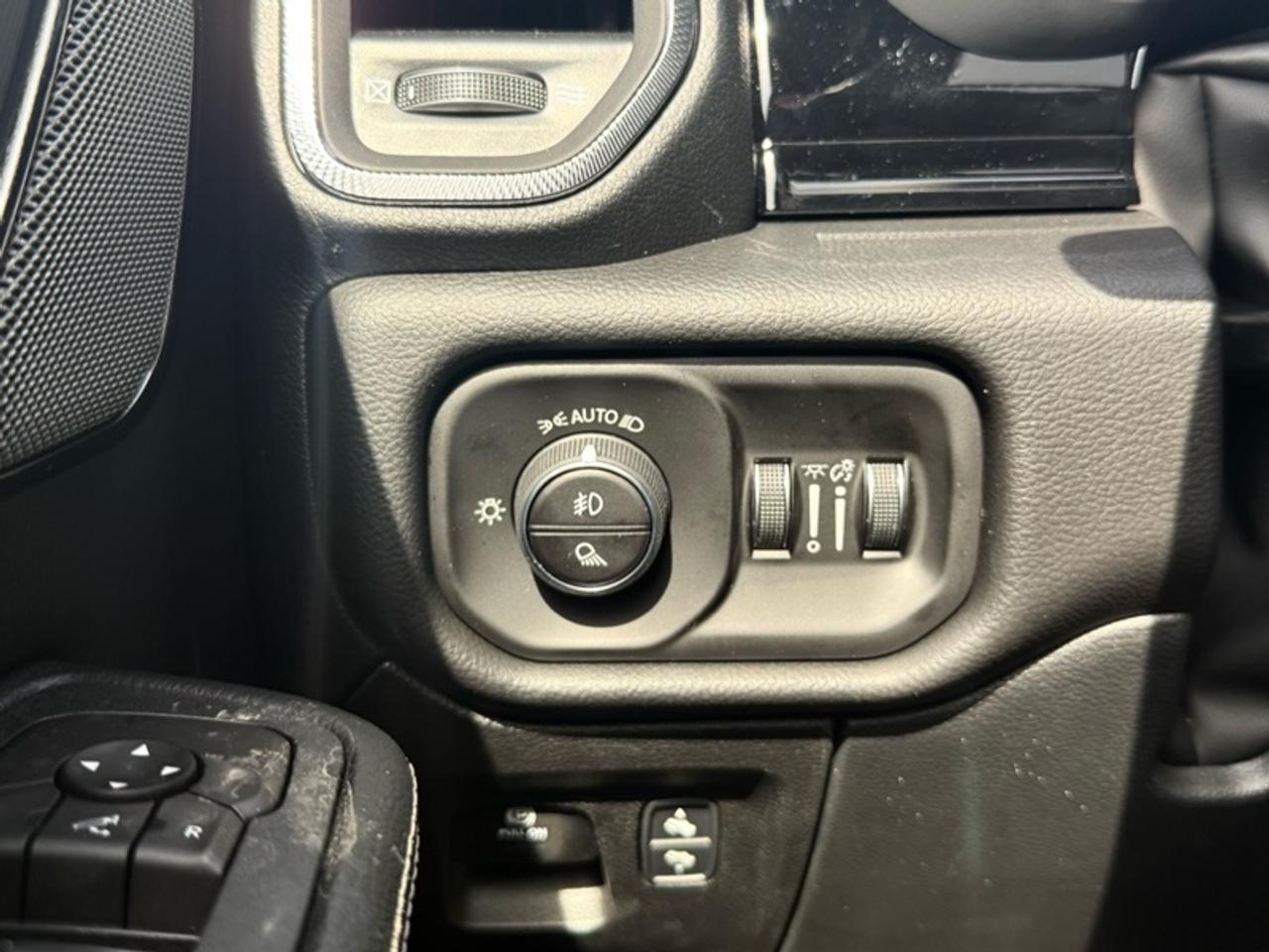 2026 RAM 1500 Sport  - HEMI IS BACK! Photo