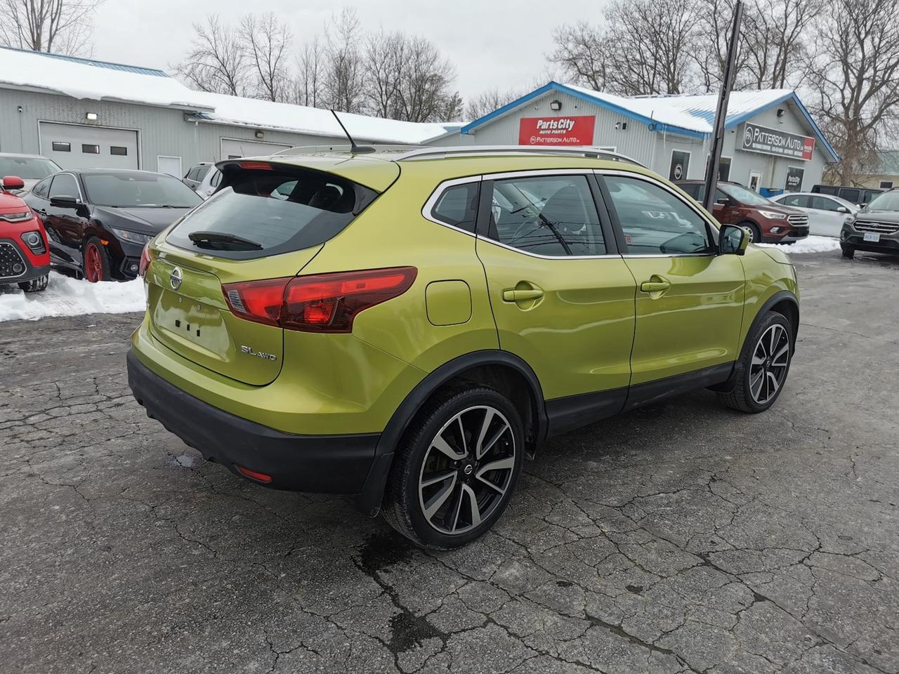 2018 Nissan Rogue Sport SL Photo