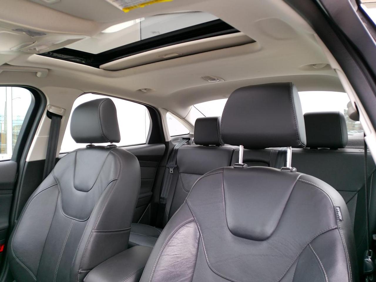 2016 Ford Focus 4dr Sdn Titanium Photo