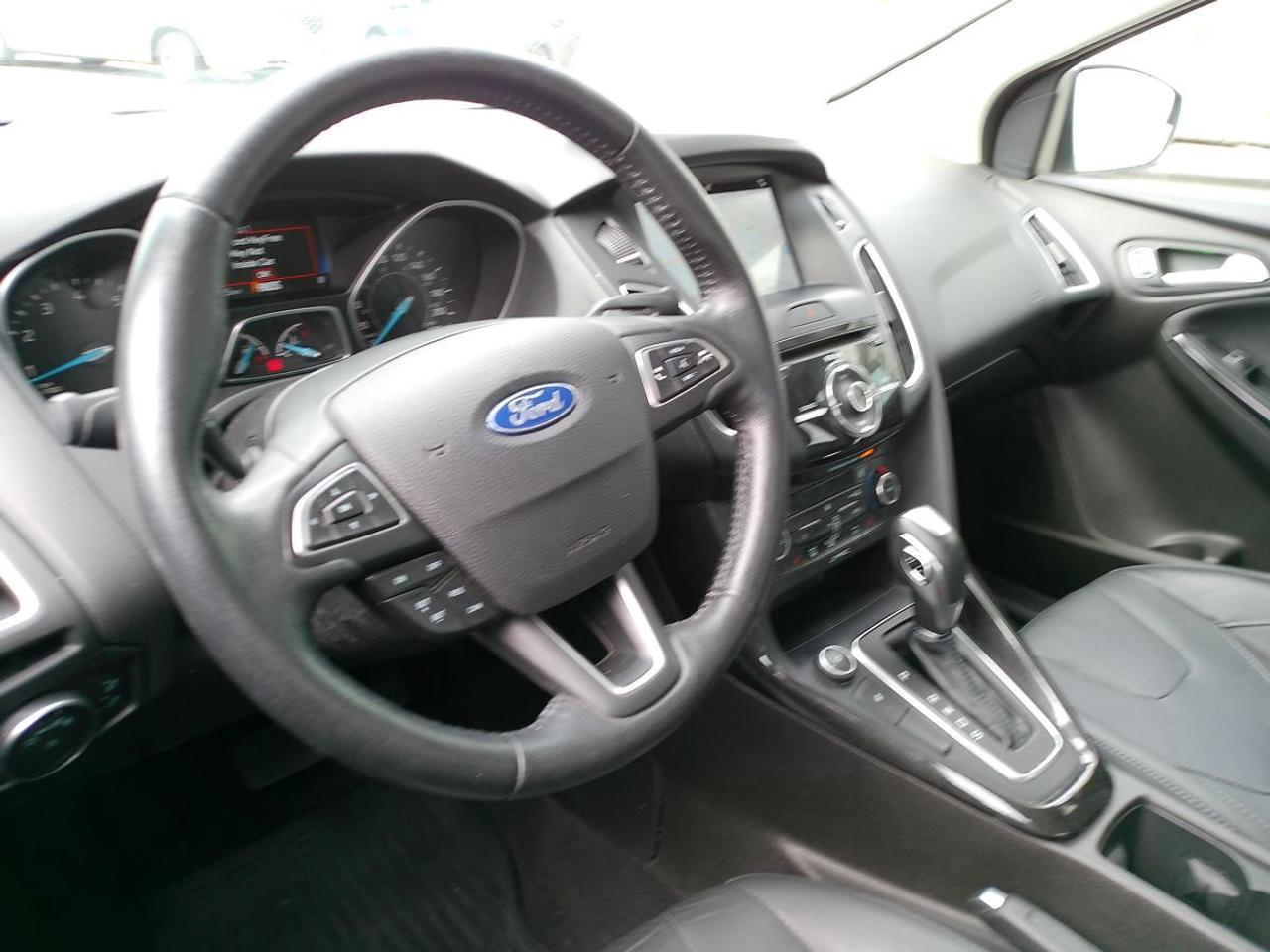 2016 Ford Focus 4dr Sdn Titanium Photo