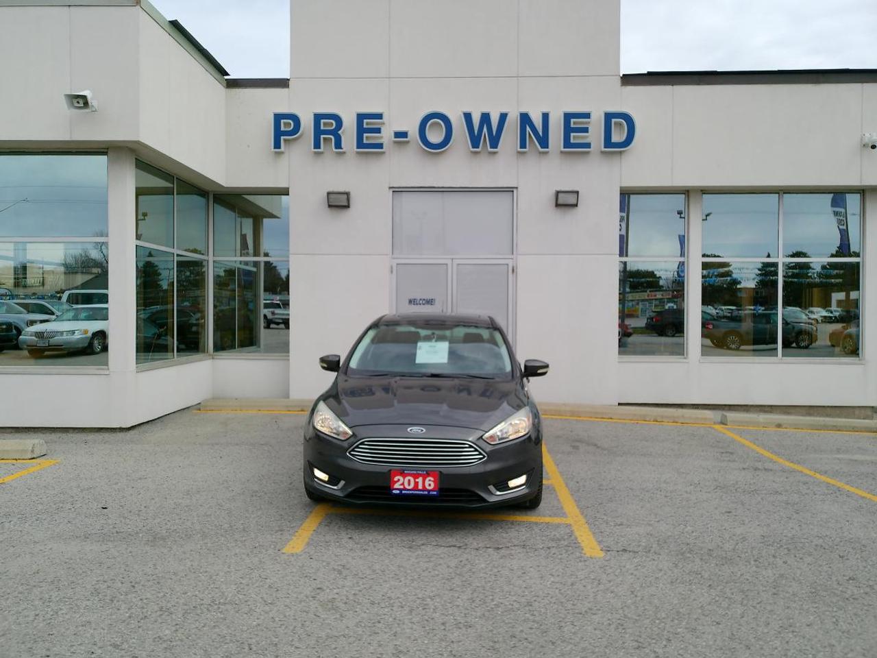 2016 Ford Focus 4dr Sdn Titanium Photo2