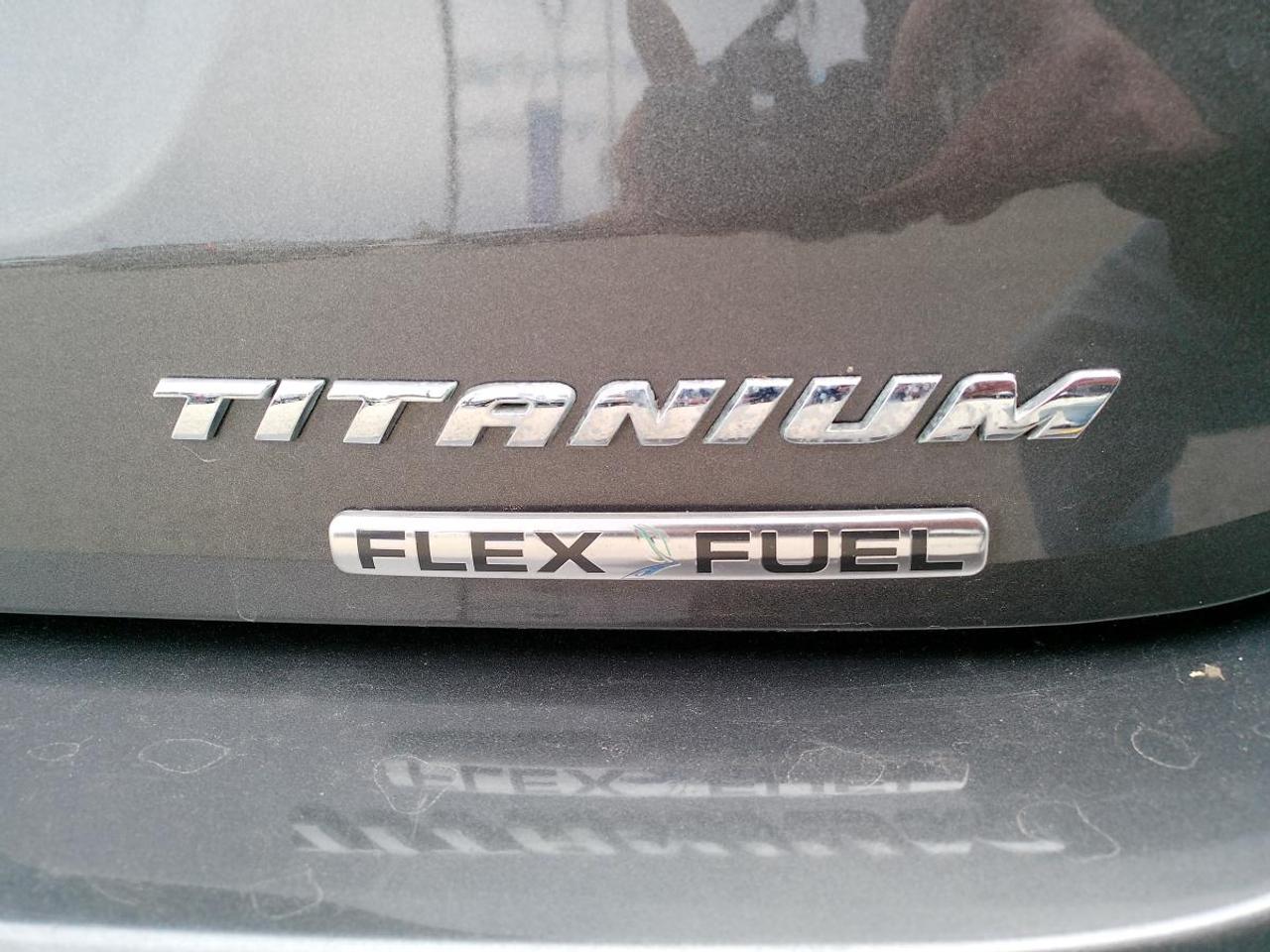 2016 Ford Focus 4dr Sdn Titanium Photo