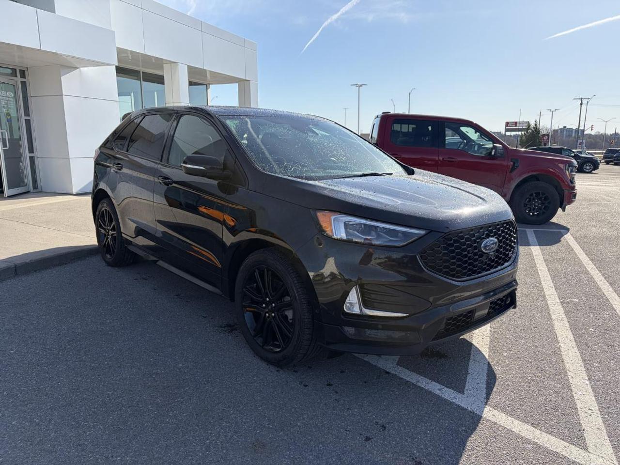 2022 Ford Edge ST Photo2