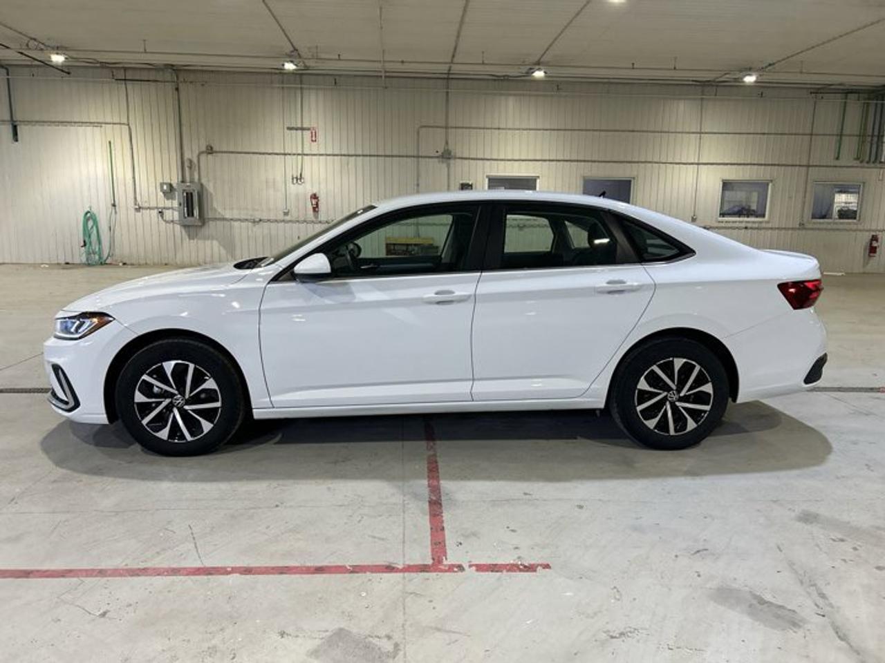 2025 Volkswagen Jetta Trendline | No accidents | Heated Steering Wheel Photo