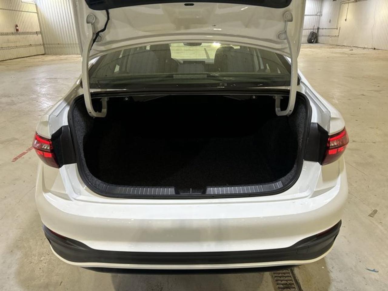 2025 Volkswagen Jetta Trendline | No accidents | Heated Steering Wheel Photo