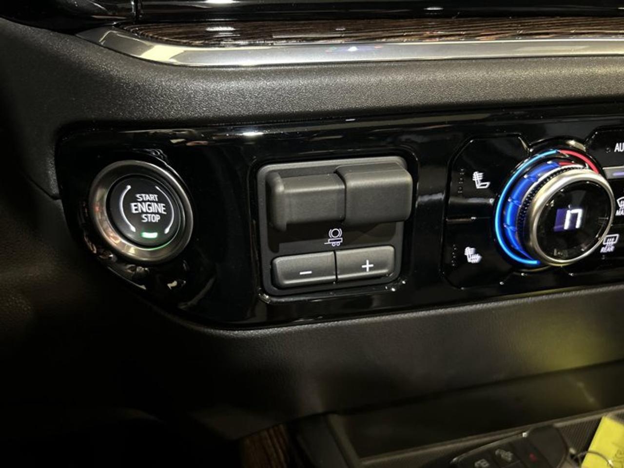 2024 GMC Sierra 1500 Elevation Crew Cab 4WD | No accidents | Leather Seats Photo