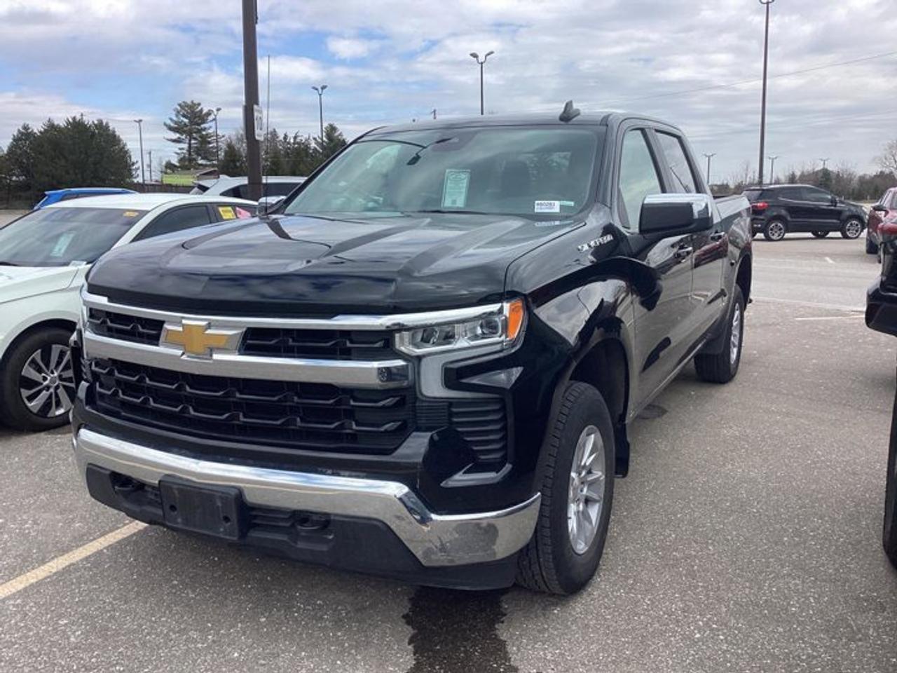 2025 Chevrolet Silverado 1500 LT Crew Cab 4wd | Navigation | No accidents Photo