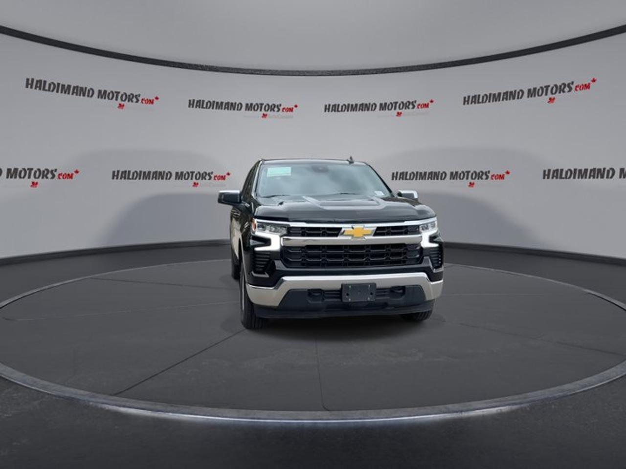 2025 Chevrolet Silverado 1500 LT Crew Cab 4wd | Navigation | No accidents Photo2