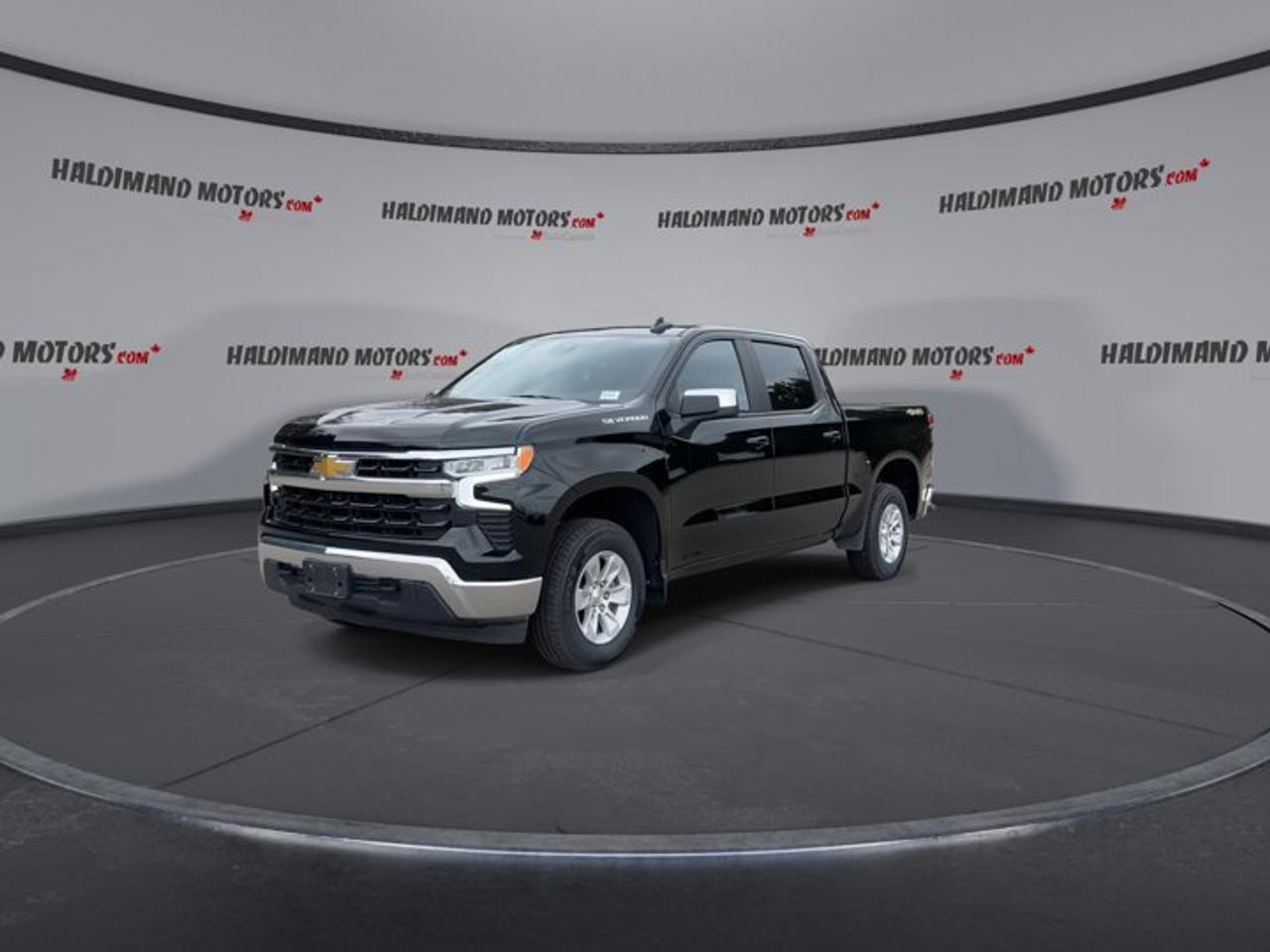 2025 Chevrolet Silverado 1500 LT Crew Cab 4wd | Navigation | No accidents Photo
