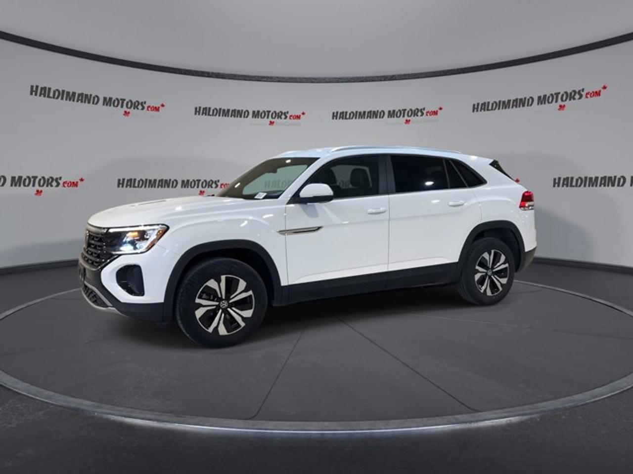 2025 Volkswagen Atlas Cross Sport Comfortline 4MOTION | No accidents Photo