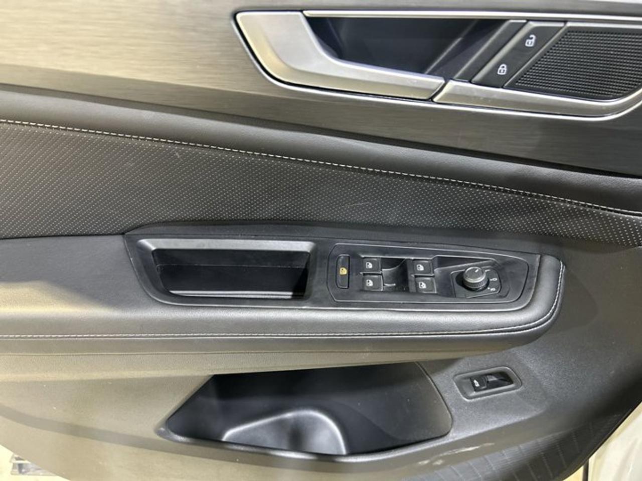 2025 Volkswagen Atlas Cross Sport Comfortline 4MOTION | No accidents Photo