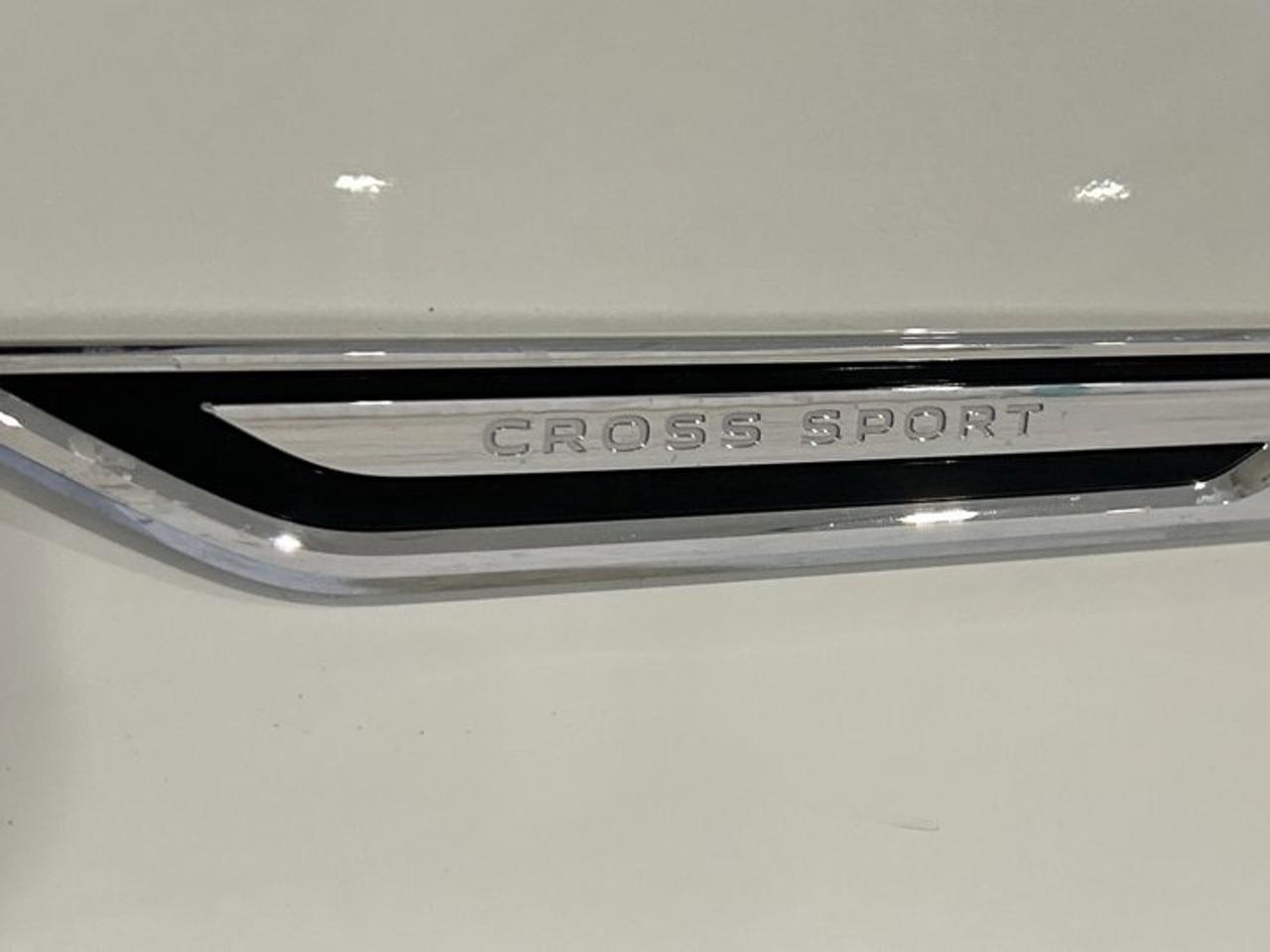 2025 Volkswagen Atlas Cross Sport Comfortline 4MOTION | No accidents Photo