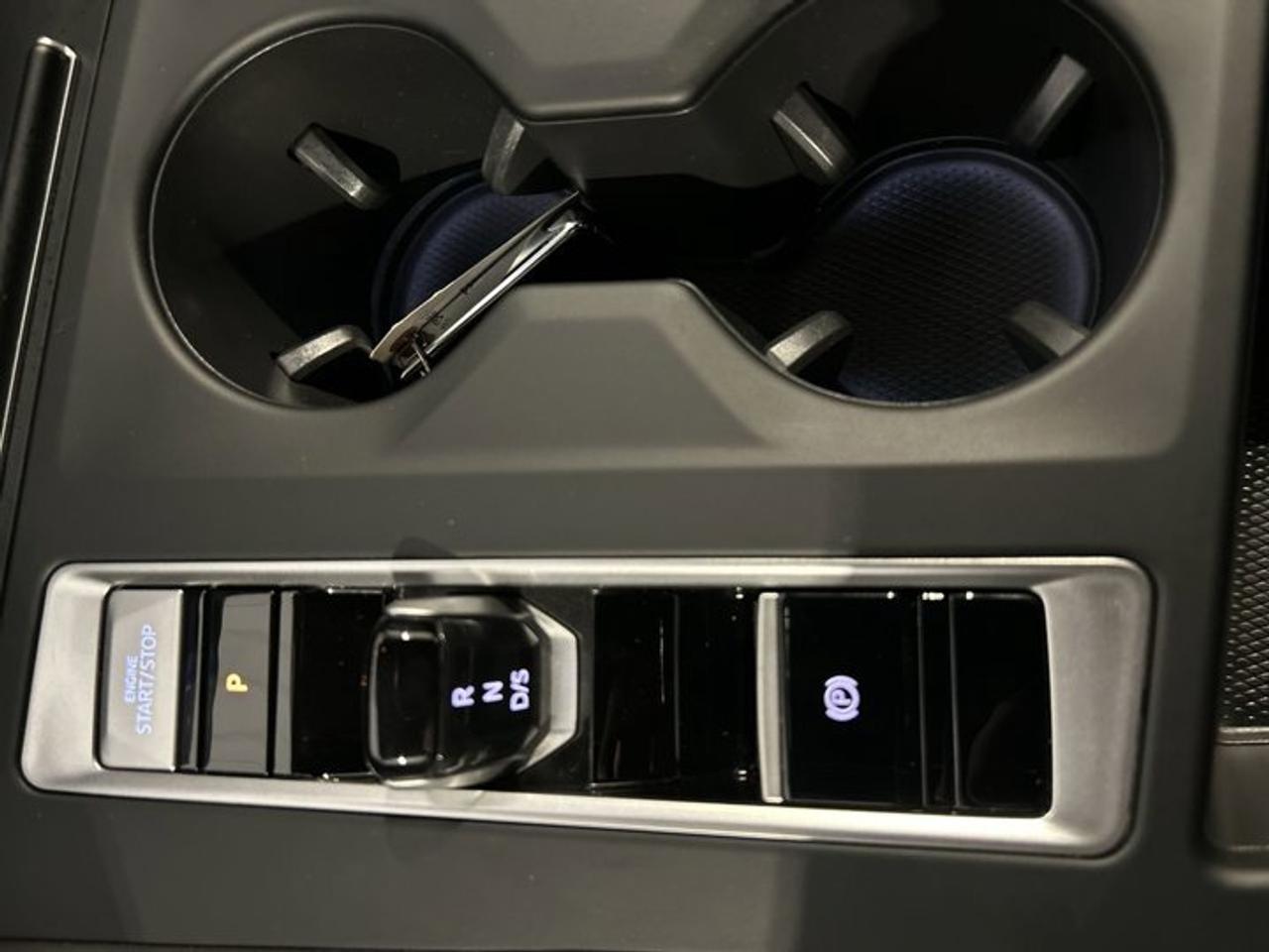 2025 Volkswagen Atlas Cross Sport Comfortline 4MOTION | No accidents Photo