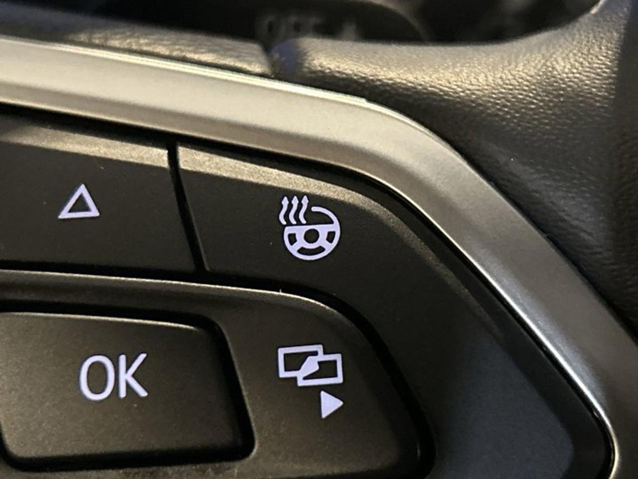 2025 Volkswagen Atlas Cross Sport Comfortline 4MOTION | No accidents Photo