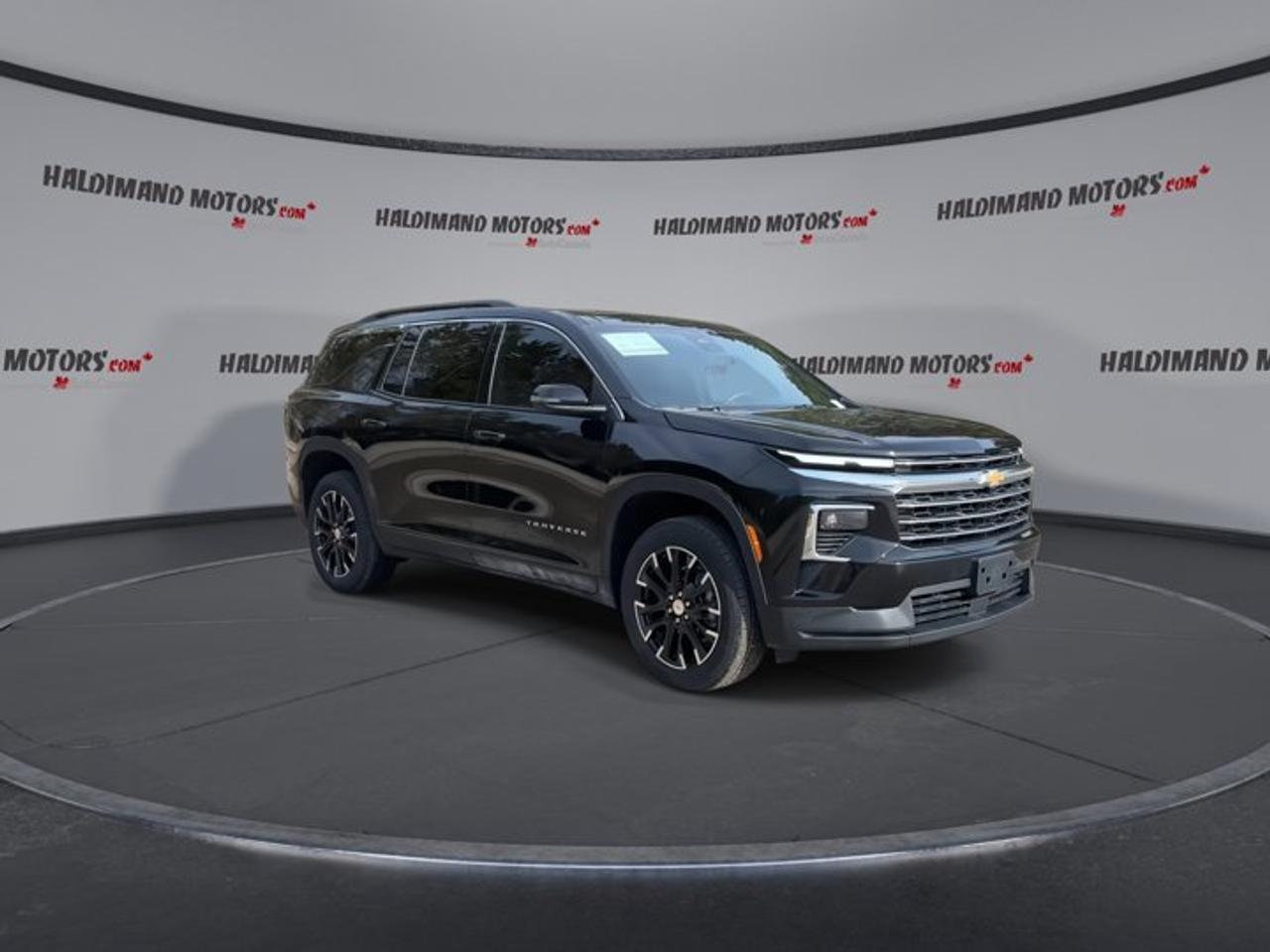 2025 Chevrolet Traverse LT AWD | One owner | No accidents |Leather | Panoramic Roof | Heated Steering Wheel Photo