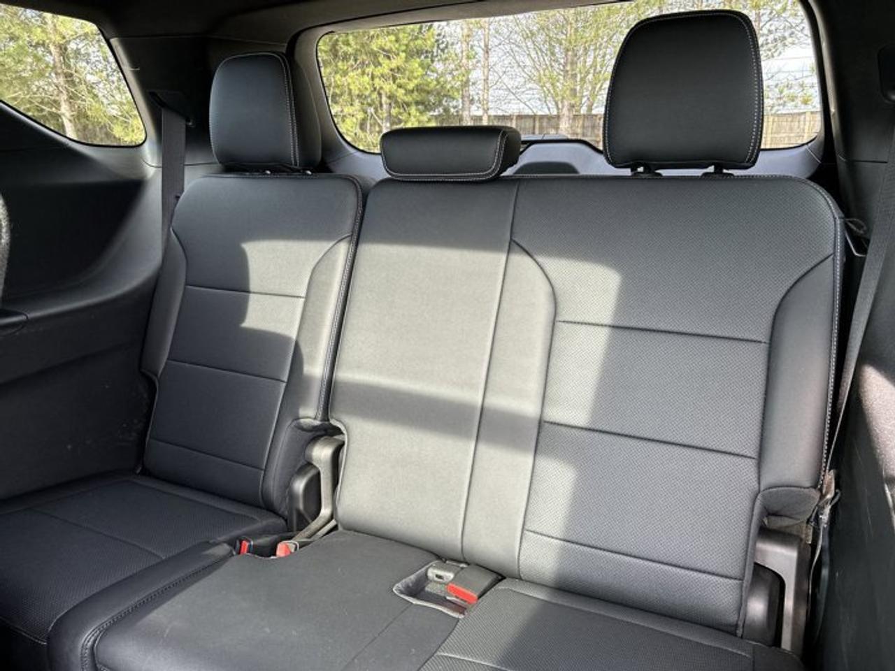 2025 Chevrolet Traverse LT AWD | One owner | No accidents |Leather | Panoramic Roof | Heated Steering Wheel Photo