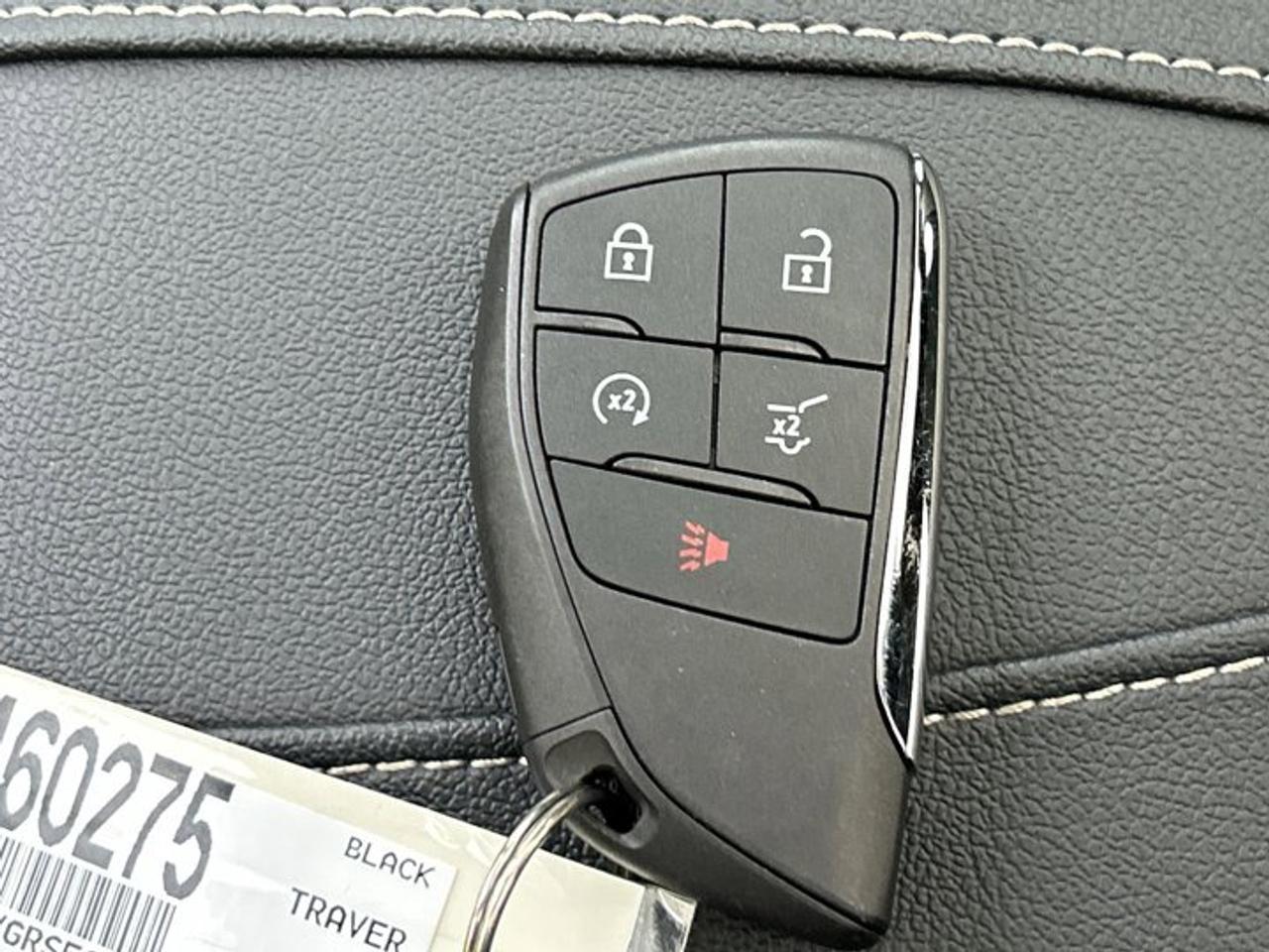 2025 Chevrolet Traverse LT AWD | One owner | No accidents |Leather | Panoramic Roof | Heated Steering Wheel Photo