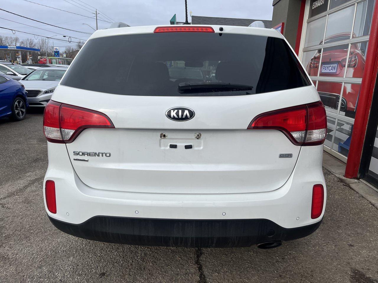 2015 Kia Sorento LX Photo4