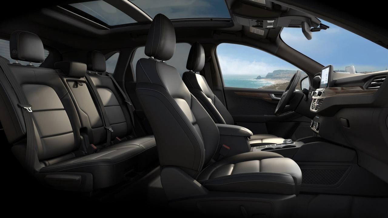 2020 Ford Escape Titanium Photo5