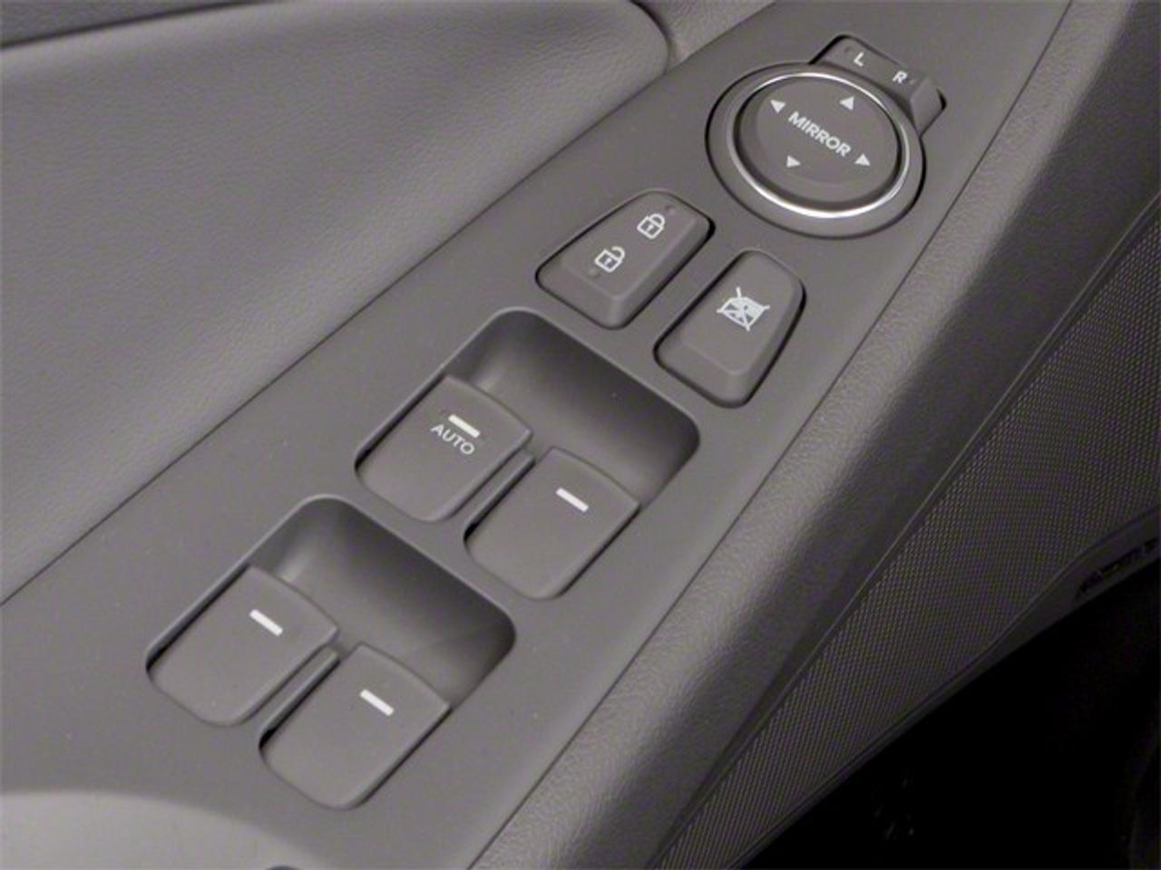 2011 Hyundai Sonata 4dr Sdn 2.4 Auto GLS Photo