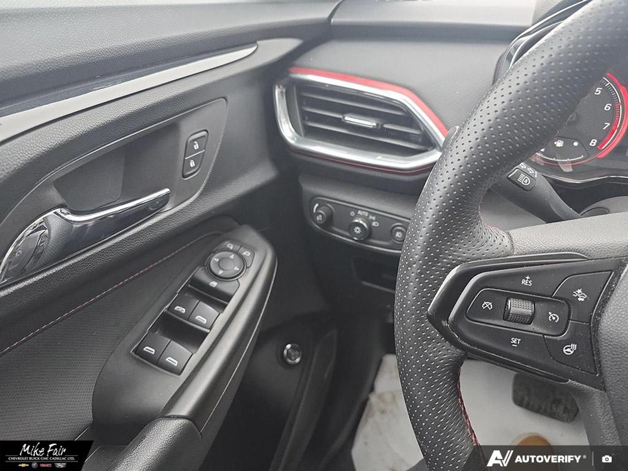 2023 Chevrolet TrailBlazer RS ONE OWNER! Bluetooth, Apple CarPlay, Driver Info Centre Photo