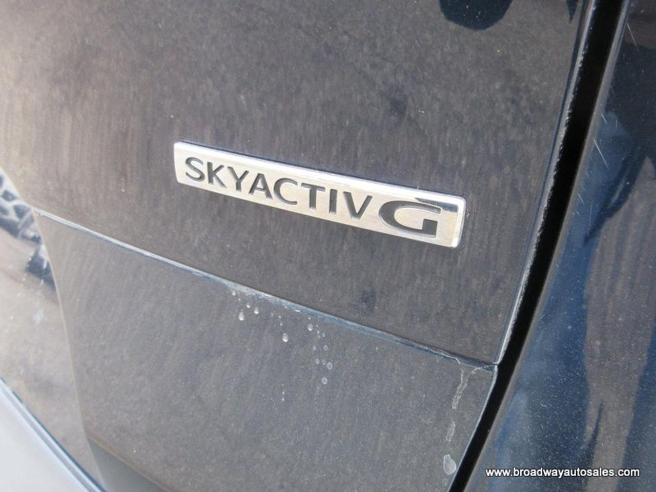 2022 Mazda CX-30 ALL-WHEEL DRIVE PREFERRED-PACKAGE 5 PASSENGER 2.5L - DOHC.. SKYACTIV-G-PACKAGE.. HEATED SEATS & WHEEL.. BACK-UP CAMERA.. BLUETOOTH SYSTEM.. Photo