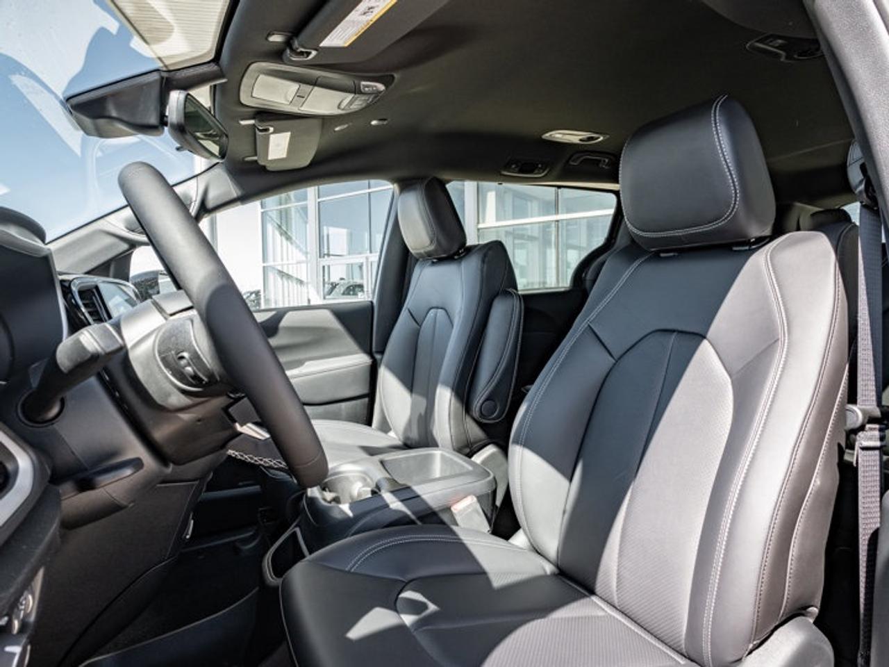 2026 Dodge Grand Caravan SXT Photo