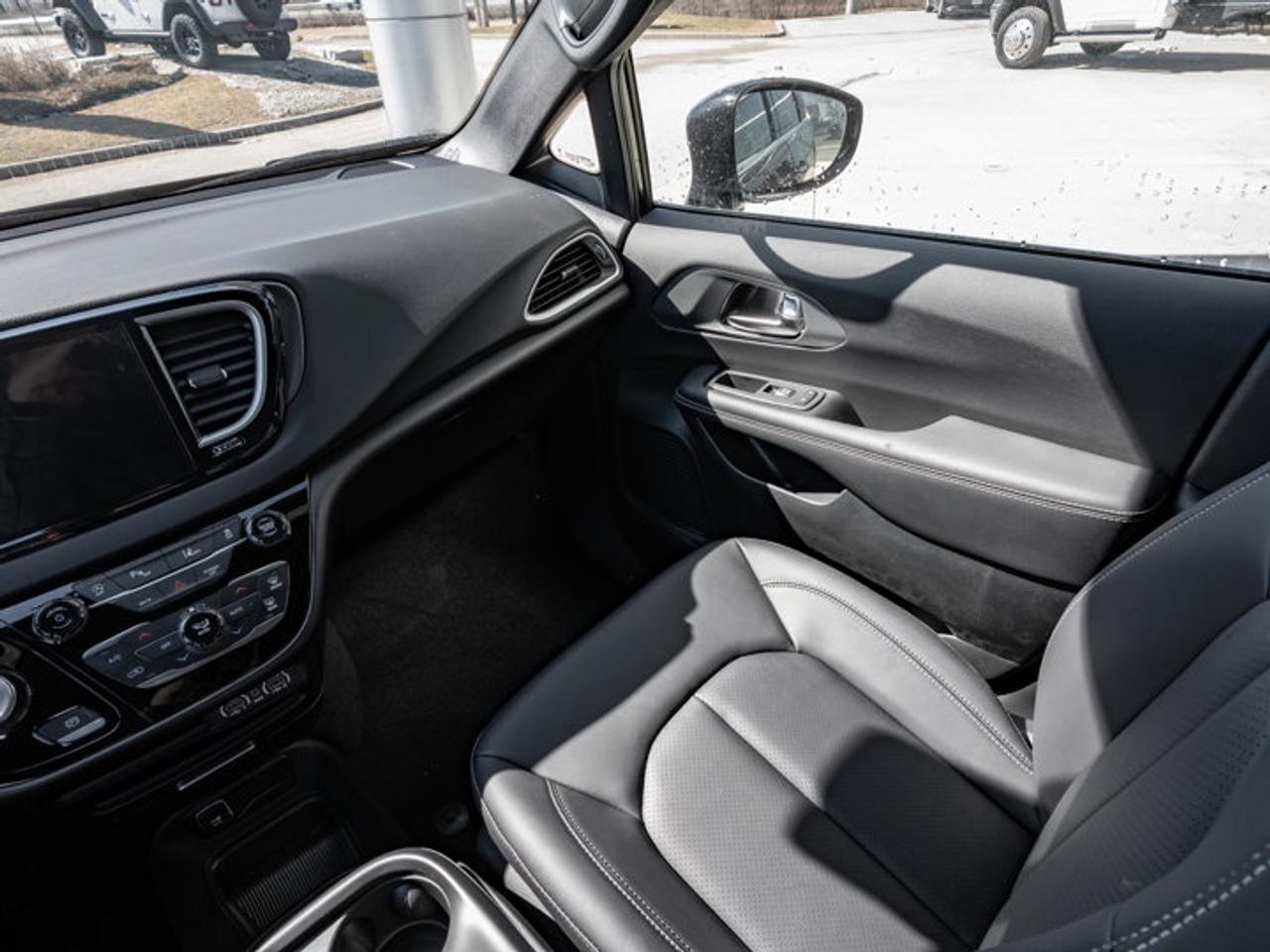 2026 Dodge Grand Caravan SXT Photo