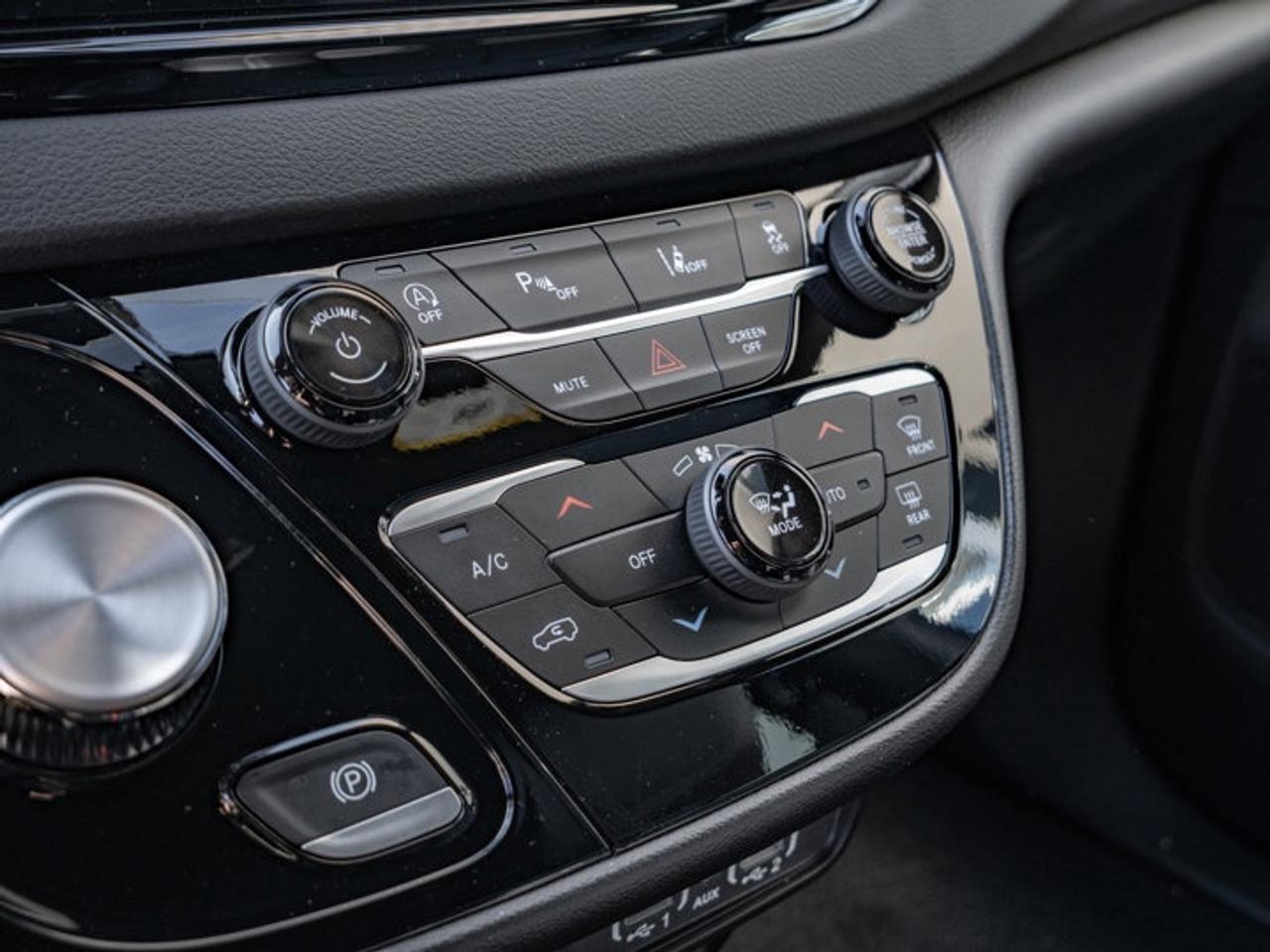 2026 Dodge Grand Caravan SXT Photo