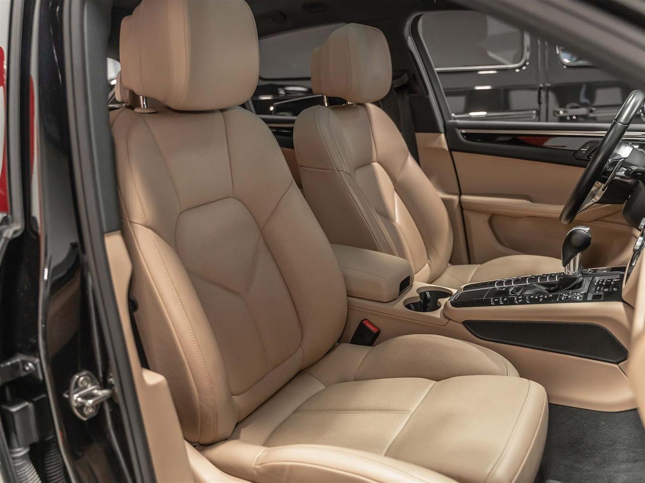 2019 Porsche Macan S|PREMIUM PLUS|2 SETS RIMS & TIRES|ACCIDENT FREE Photo