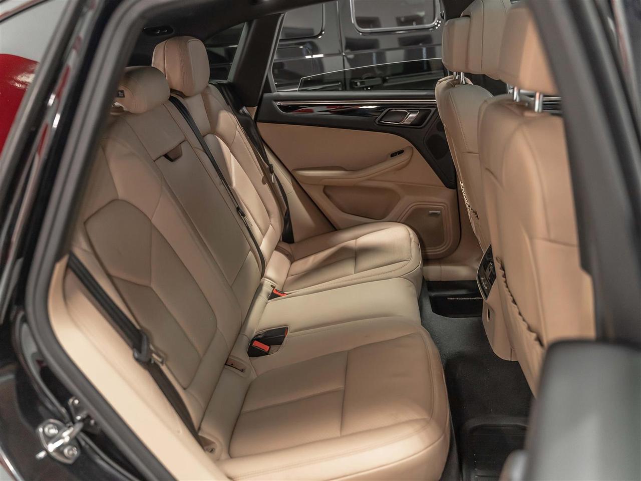 2019 Porsche Macan S|PREMIUM PLUS|2 SETS RIMS & TIRES|ACCIDENT FREE Photo