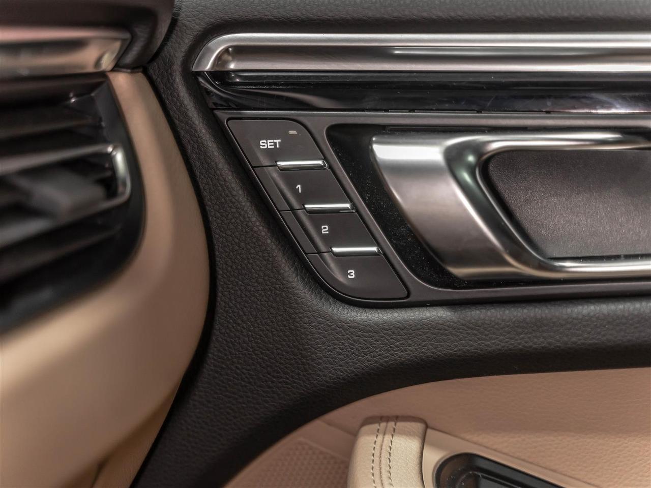 2019 Porsche Macan S|PREMIUM PLUS|2 SETS RIMS & TIRES|ACCIDENT FREE Photo