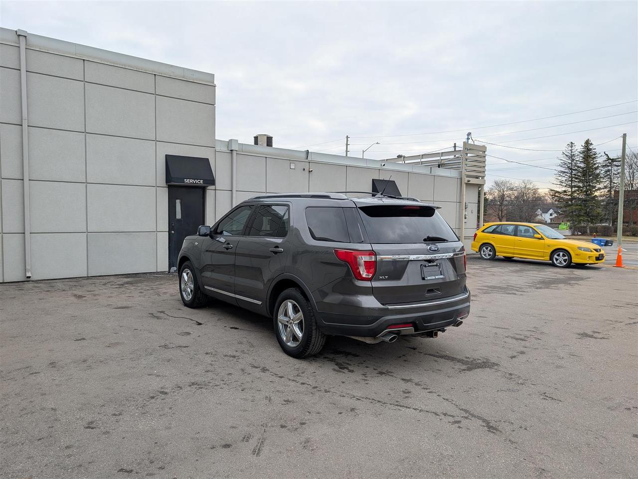 2018 Ford Explorer XLT - NAVI -  7 PASS - LEATHER - TECH FEATURES Photo2