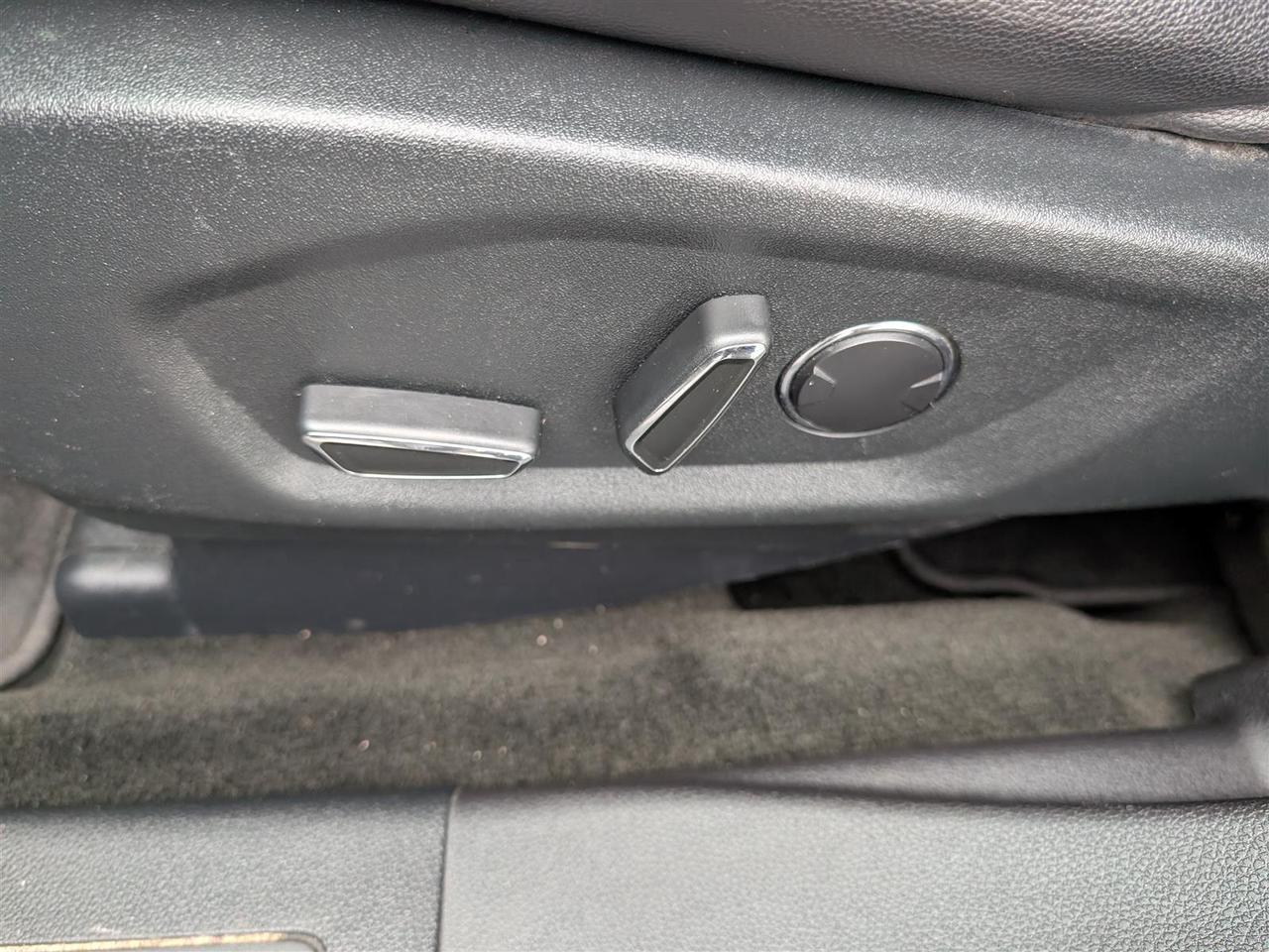 2018 Ford Explorer XLT - NAVI -  7 PASS - LEATHER - TECH FEATURES Photo