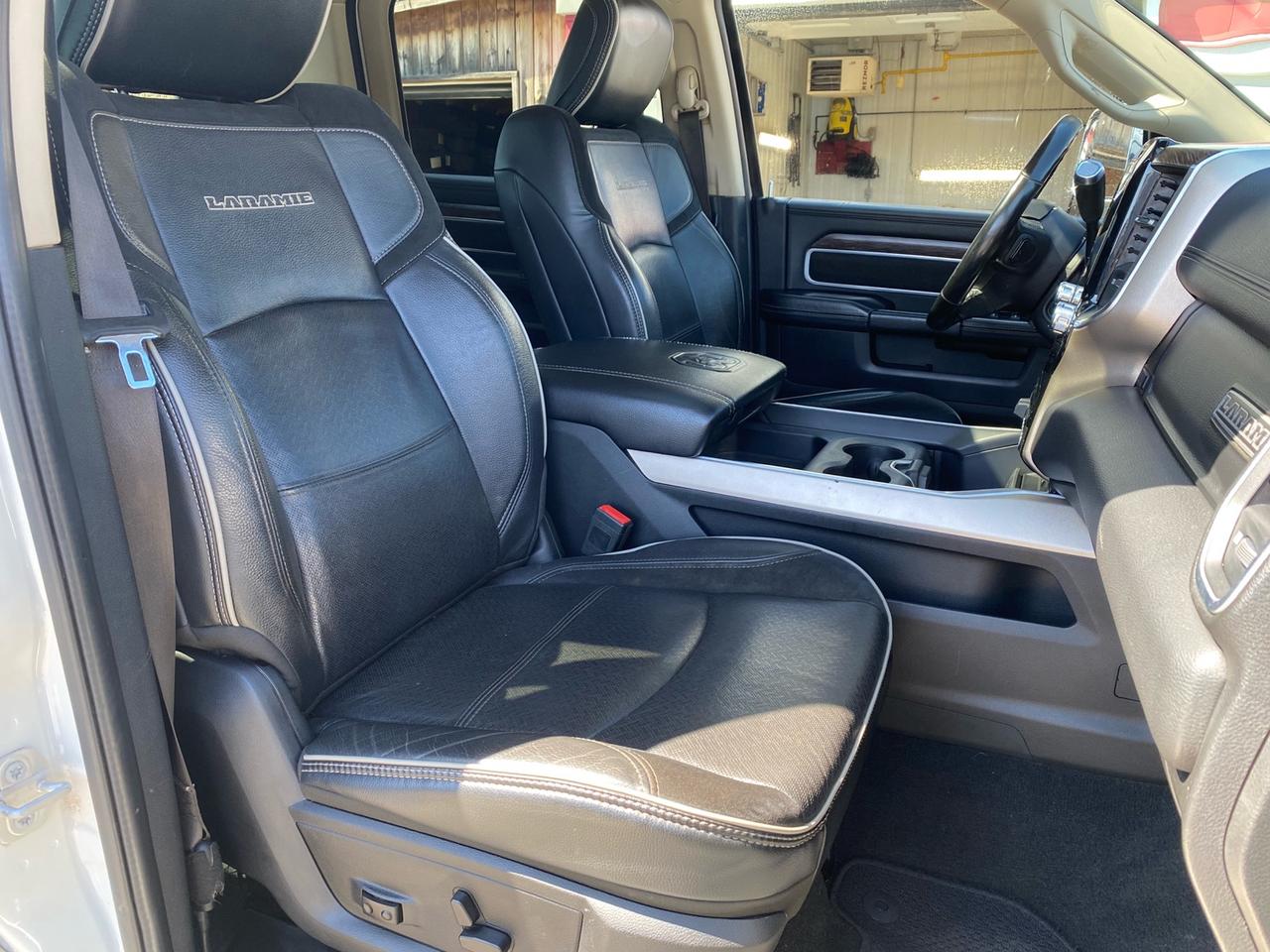 2019 RAM 2500 Laramie Crew Cab | Cummins Diesel | NAV | Sunroof | Commercial Leasing Available Photo