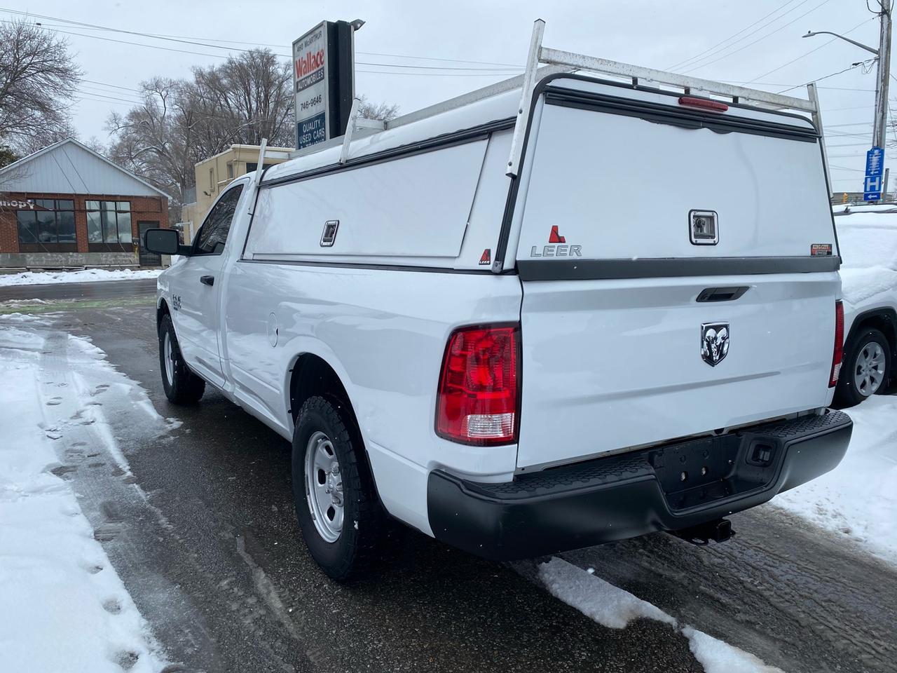 2022 RAM 1500 Tradesman | Leer Contractors Cap | BlueTooth | Android Auto | Apple CarPlay Photo3