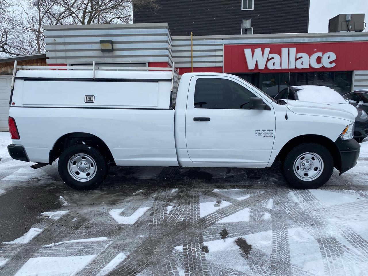2022 RAM 1500 Tradesman | Leer Contractors Cap | BlueTooth | Android Auto | Apple CarPlay Photo