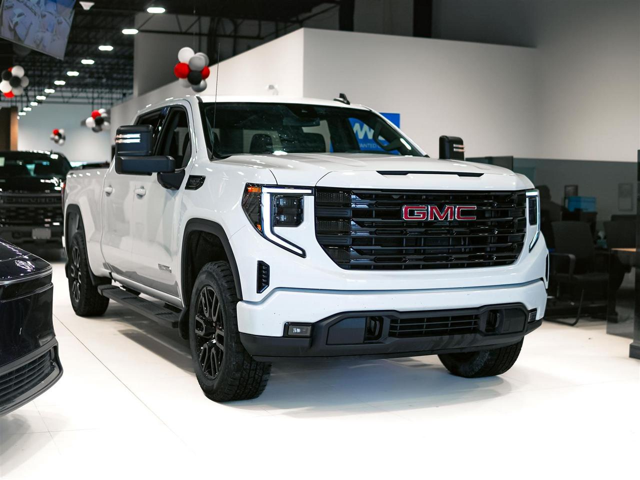 2024 GMC Sierra 1500 ELEVATION | NO ACCIDENTS | 4X4 | 5.3L | PREF PKG | RUNNING BOARDS Photo