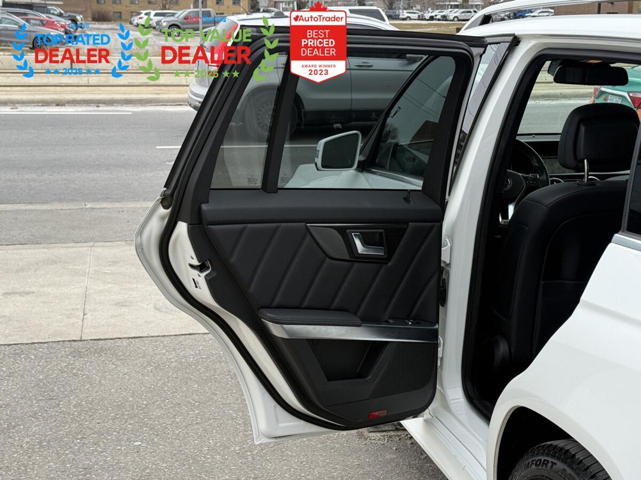 2015 Mercedes-Benz GLK-Class 250 //AMG PKG | PANO | BACK UP CAMERA Photo