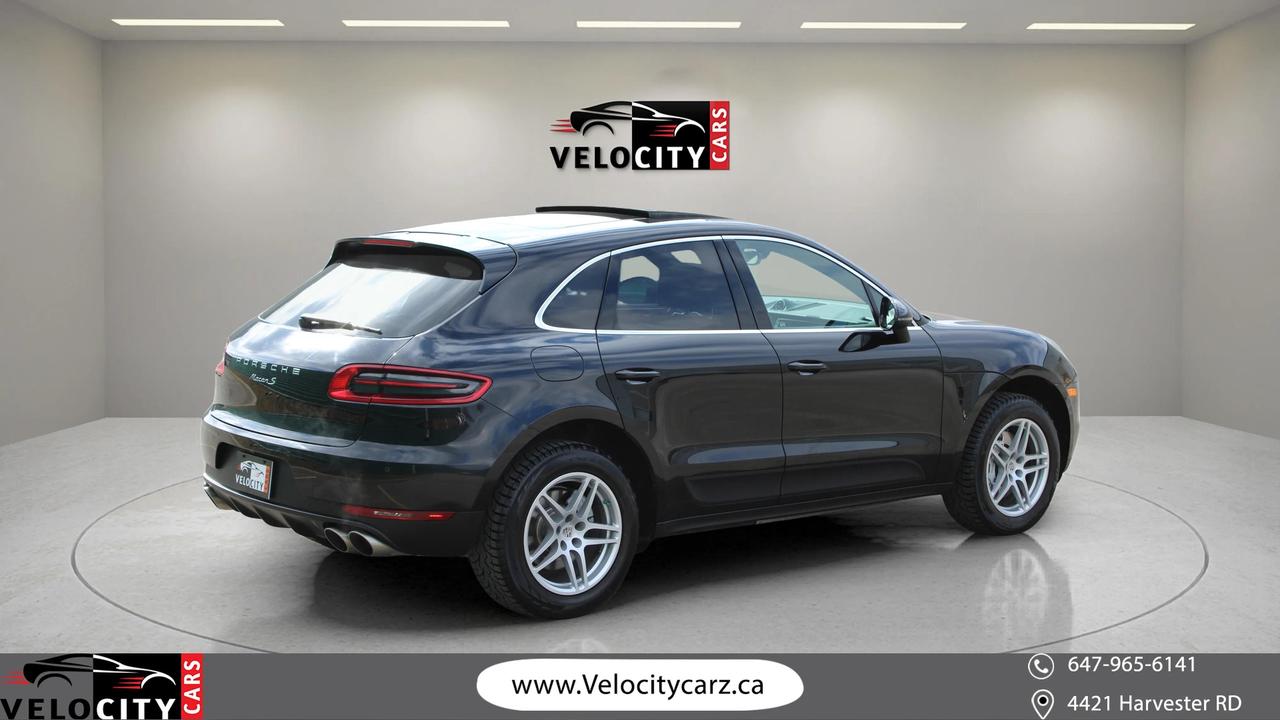 2016 Porsche Macan S Photo