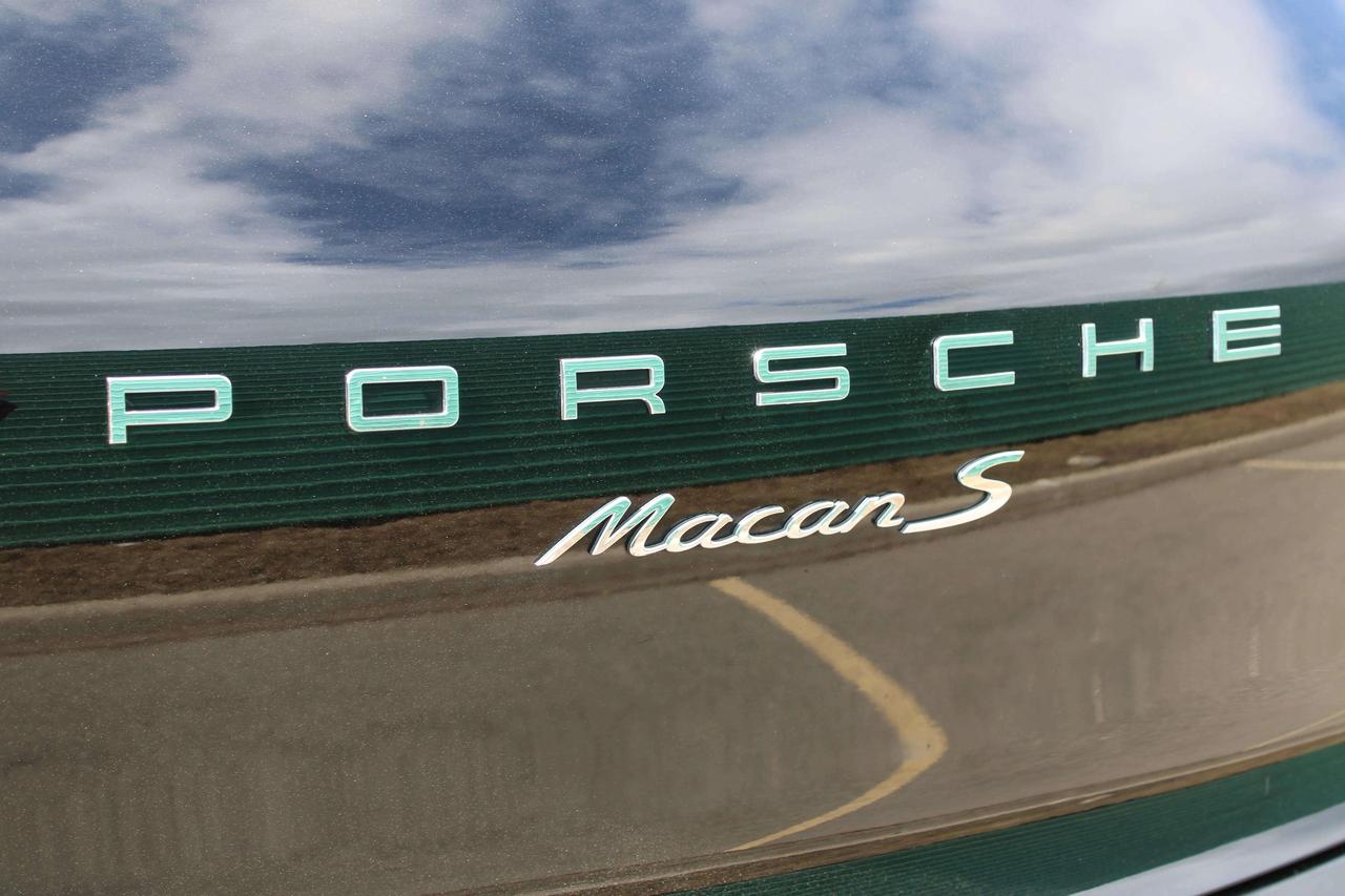 2016 Porsche Macan S Photo