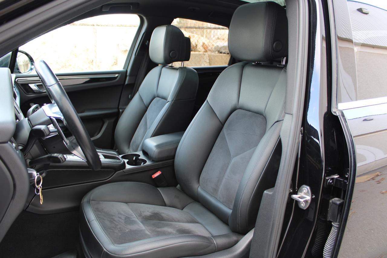 2016 Porsche Macan S Photo