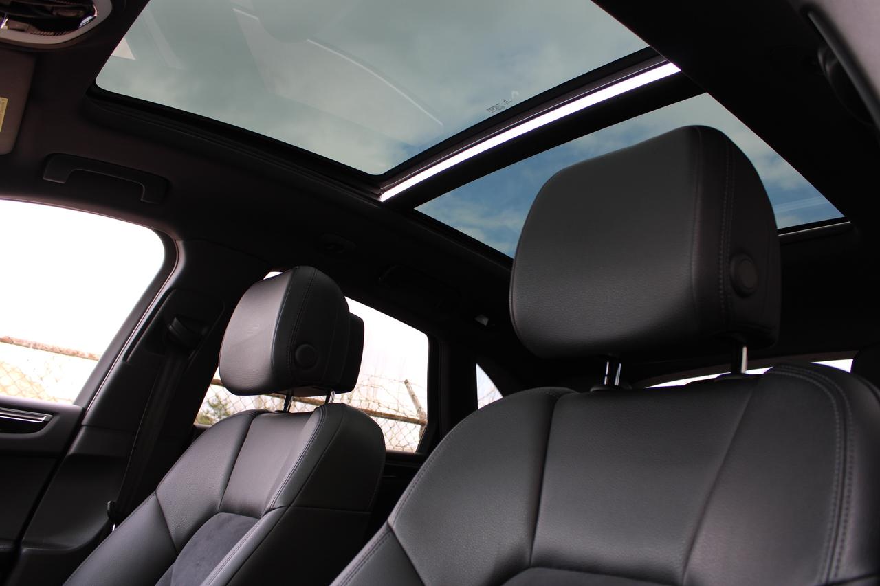 2016 Porsche Macan S Photo