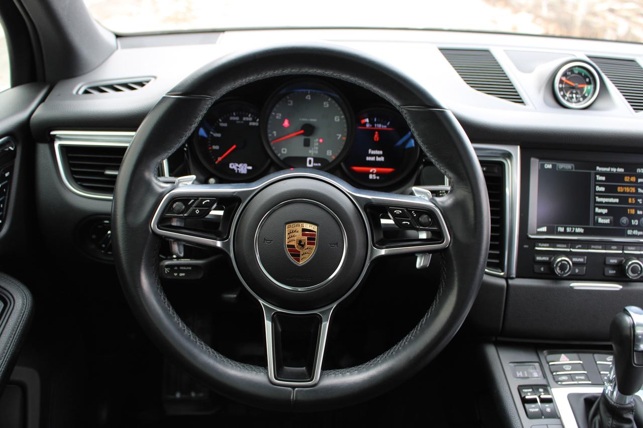 2016 Porsche Macan S Photo